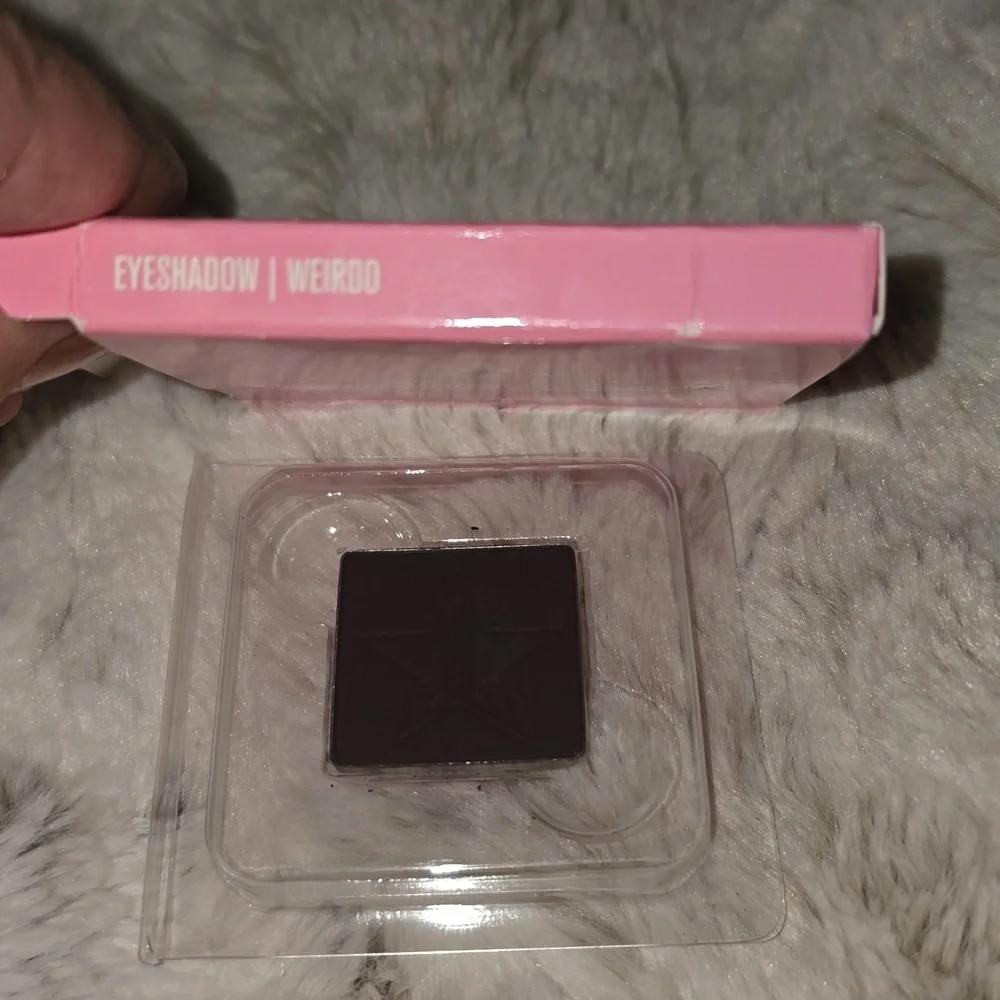 Jeffree Star Cosmetics Weirdo Eyeshadow (Black) NWT